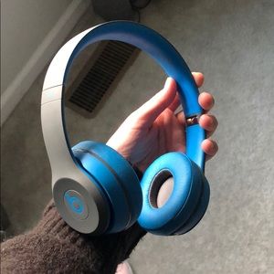 Wireless Solo BEATS headphones- Unisex Blue/grey